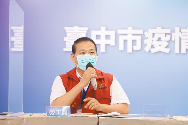 避免移工群聚成為防疫破口，台中市勞工局長張大春強調，將加強宣導並清查移工宿舍。（台中市政府提供／林欣儀台中傳真）