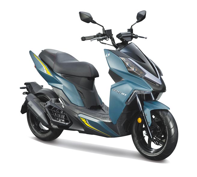 SYM DRGBT「R-Edition」符合国家七期环保的同时，动力性能也再次提升，安全配备更搭载TCS循迹防滑系统，让骑士享受骑乘时也能多一分保障。上市首购价11万元，再送36期零利率分期、安心钢铁险。（SYM提供）