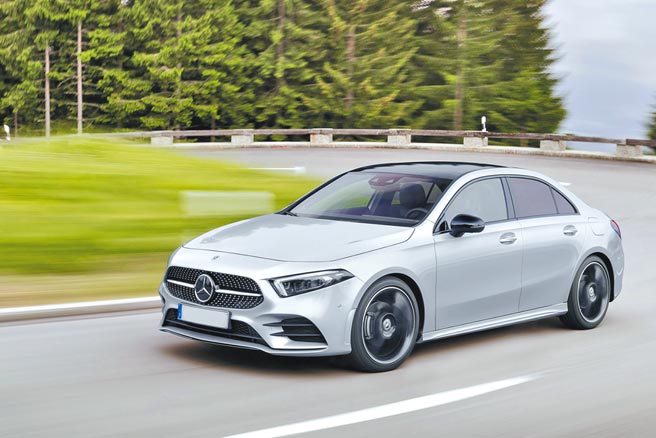 賓士A-Class Sedan擁有0.22 cd最低風阻係數。（台灣賓士提供）