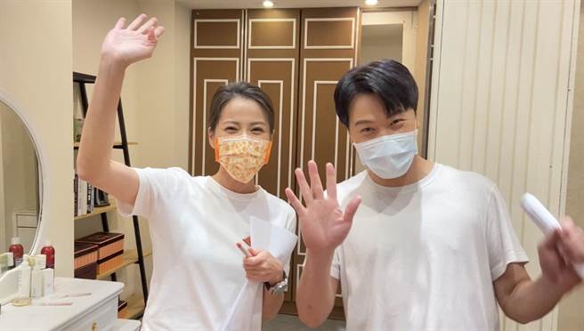 蘇晏霈揪黃文星錄防疫短片。（民視提供）