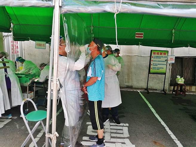 苗栗市公所与大千医院、苗栗市卫生所合办快筛，8日上午共检测205人，全为阴性。（苗栗市公所提供／谢明俊苗栗传真）