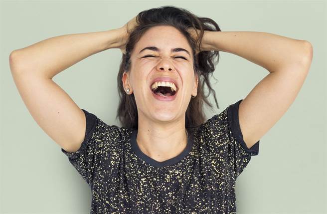 阿公对孙女讲一句话，让媳妇极度惊吓。（示意图，达志影像/shutterstock）