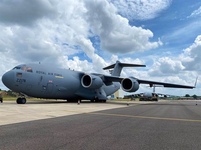 英國皇家空軍已派出C-17運輸機，前去救援受困西班牙小島的美軍F-35B。（圖／皇家空軍第99中隊推特）