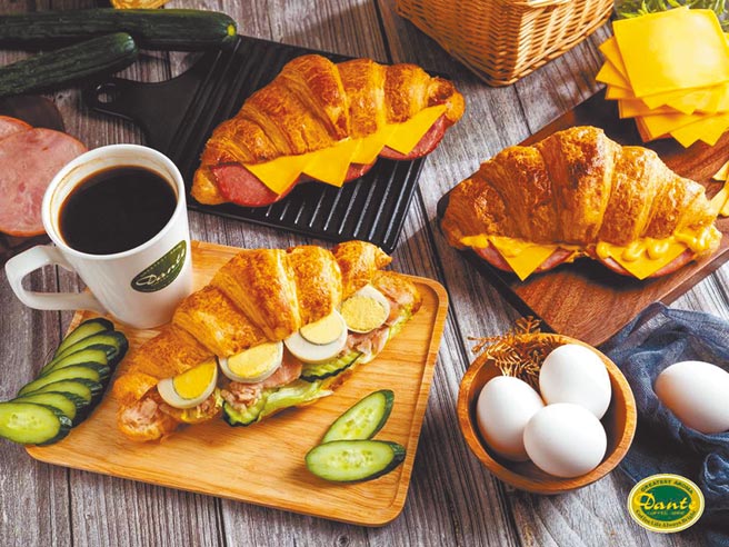 丹堤咖啡外带第2杯3折，早午餐系列全面77折。（丹堤咖啡提供）