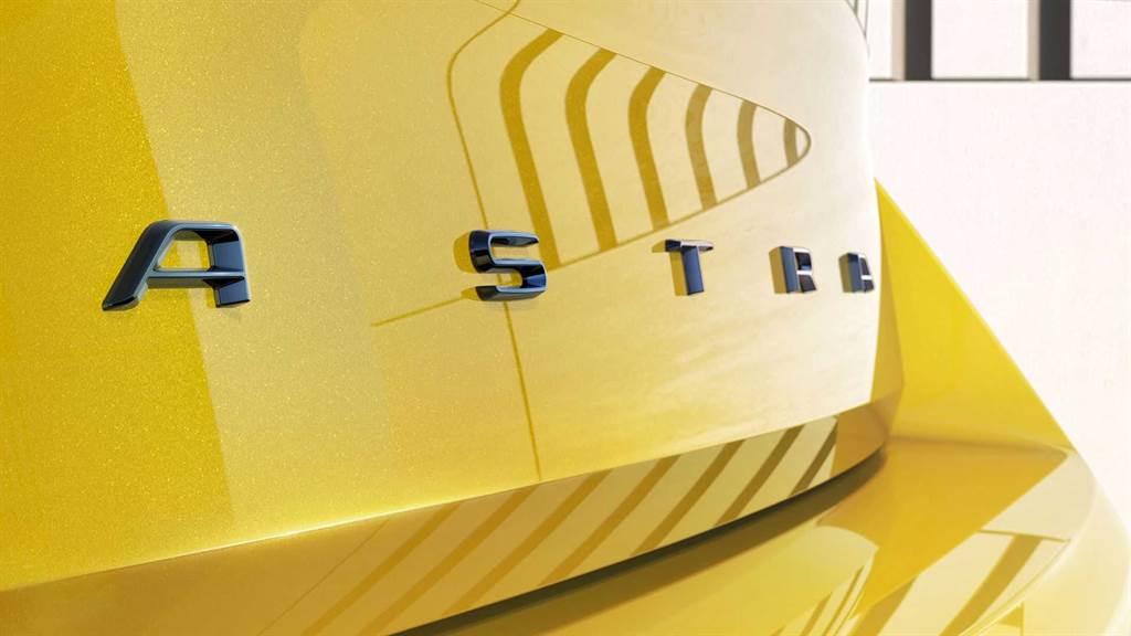 採用第三代EMP2模組化專屬平台，Opel ASTRA 大改款預告出爐
