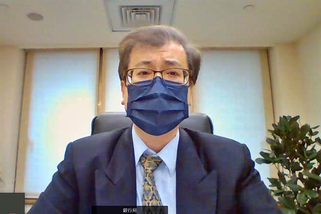 金管会银行局副局长黄光熙。（翻摄直播画面）