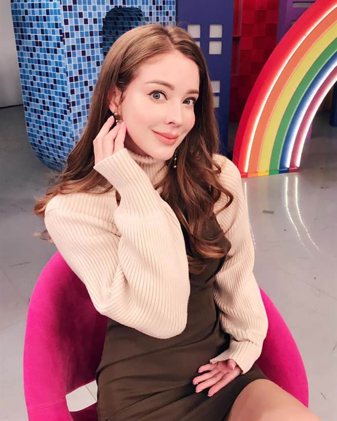 艺人安妮参加台湾许多综艺节目，外型甜美。（图/安妮脸书）