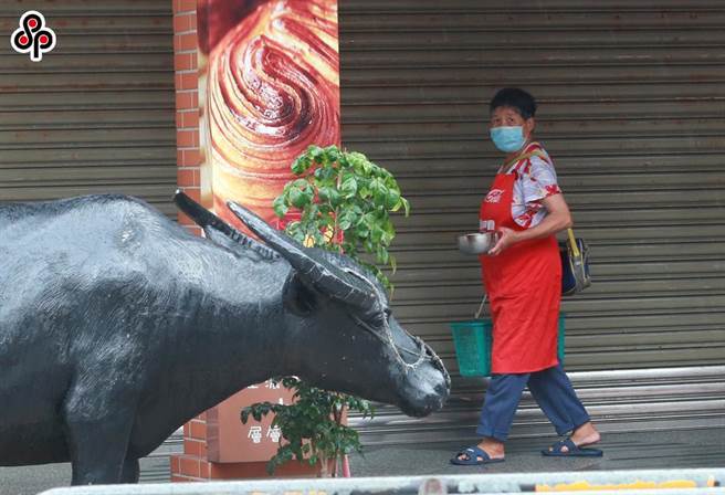 勞動部今天修正發布「安心就業計畫」，將計畫實施期間延長至「嚴重特殊傳染性肺炎防治及紓困振興特別條例」施行期間屆滿時止。（報系資料照）