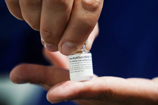 韩国大邱市向中央政府转介购买辉瑞疫苗管道真偽不明，遭批有损国格。(图／路透社)