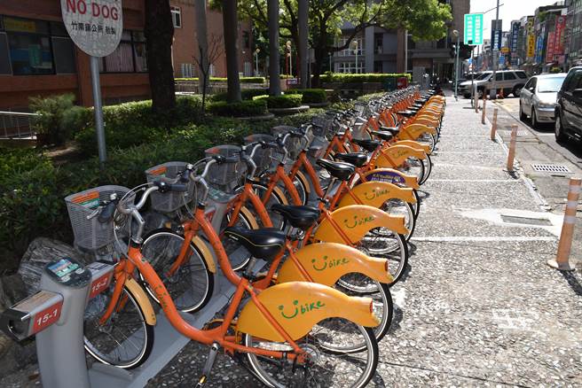 竹南鎮是這次科技廠商疫情大爆發重災區，Ubike的使用量大減。（謝明俊攝）