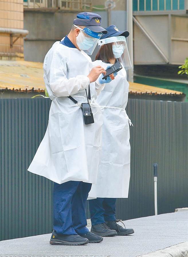 士林地检署前半月採检与新冠肺炎有关的死亡相验案件，有6件採检其中5件都是没有匡列、症状的死者被验出新冠确诊，法医呼吁卫生人员应到场进行快筛降低遗体的暴露风险。（图：本报资料照）