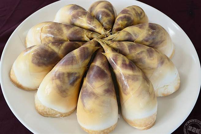 绿竹笋挑选7字诀：白、弯、短、肥像牛角 (图片/臺北市政府产业发展局提供)
