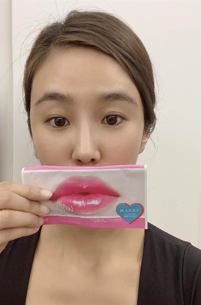 黄心娣最近沉迷于「唇膜」。（周子娱乐提供）