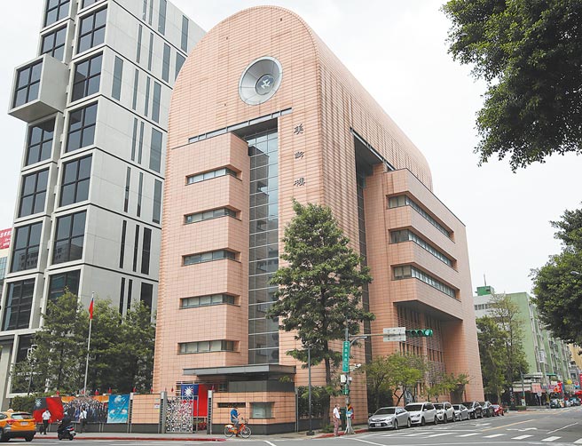 党产会认定妇联会现址「美龄楼」是不当取得的财产，限期移转国有，案经妇联会抗告，北高行裁准停止执行。（郑任南摄）