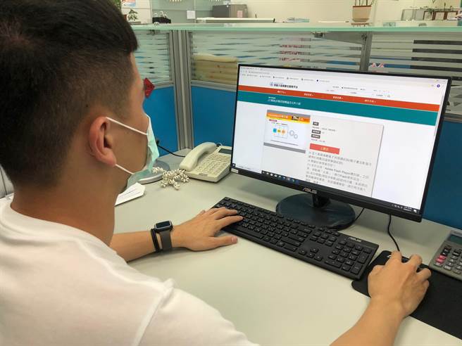 中彰投分署强调，「安心就业计画」及「充电再出发训练计画」即日起受理申请。(中彰投分署提供)