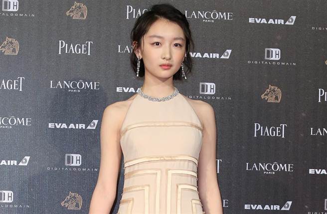 影后周冬雨身材纤细如少女，现身时经常被发现没穿内衣，而她不觉得这有什么问题。(中时资料照片)