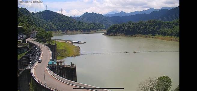 石門水庫水情再報喜訊，截至10日早上6點蓄水率已達37％，石門水庫中的綠地也明顯減少。（北水局提供／蕭靈璽桃園傳真）