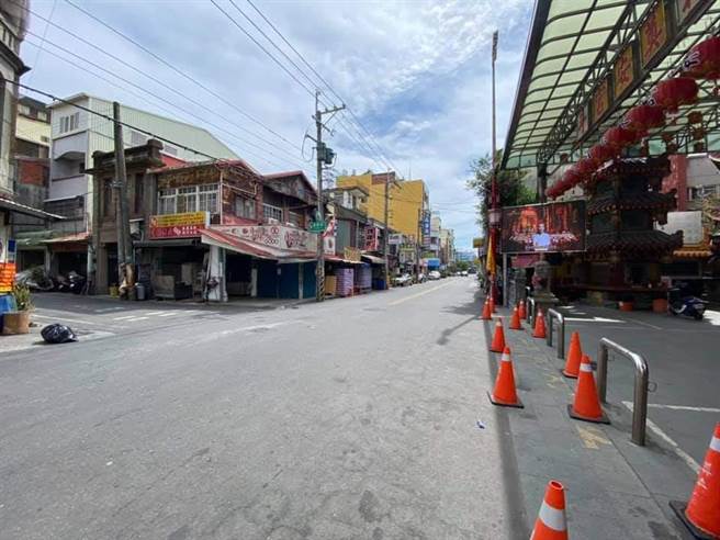 早上十点的北斗奠安宫前宛如平行世界，街道上空无一人。（庄浚胜提供／吴建辉彰化传真）