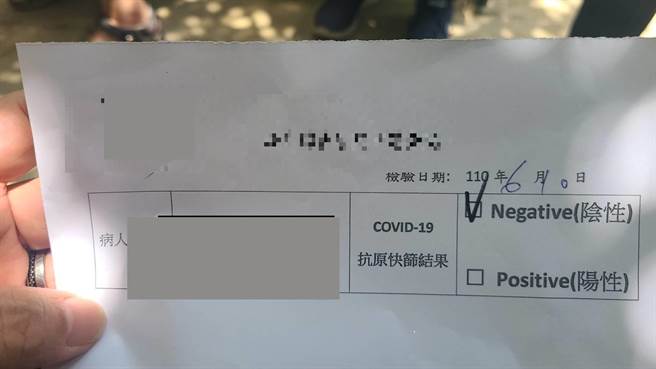 台中市警察局交通大队10日全队同仁到医院进行快筛。（读者提供／张妍溱台中传真）