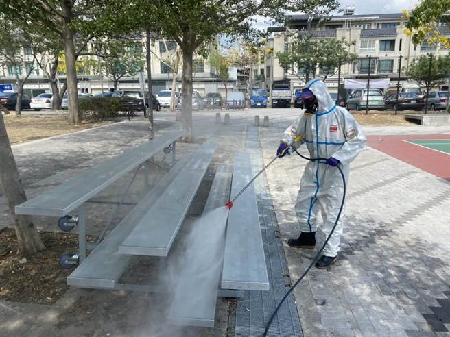 中市运动场馆及户外运动场域持续暂停使用，并加强消毒作业。（台中市政府提供）