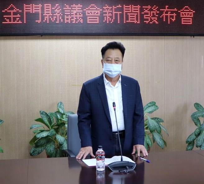 金門縣議長洪允典今天向中央喊話，請求基於人命關天的考量，同意「專船」讓鄉親赴廈門打疫苗。（金門縣議會提供）