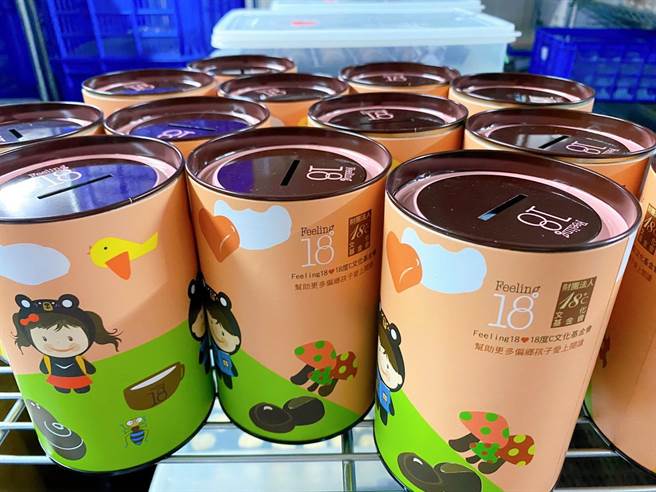 南投县参与「我爱阅读」护照认证的学生，将获得的奖品巧克力，赠送医护人员。（南投县政府提供／廖志晃南投传真）