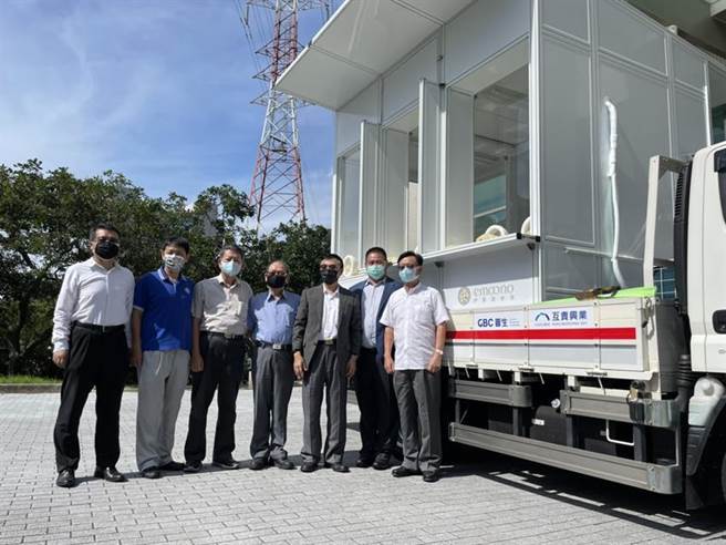 （(左起)互贵兴业执行长郭加泳、交大校友会执行长陈俊秀、科学园区同业公会秘书长张致远、普生医疗董事长林宗庆、健益汽车董事长游浩乙、启翔科技董事长陈百钦、联电荣誉副董事长宣明智。图／互贵兴业提供）