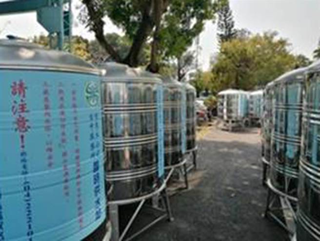 台水公司進行撤回355處臨時供水站作業，迅予恢復整齊市容作業。（台水公司提供）