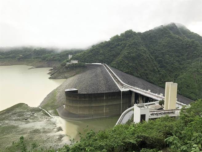 曾文水库集水区近两日傍晚至午夜持续降雨，对水情不无小补。（南水局提供／刘秀芬台南传真）