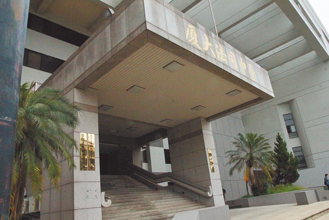 伊蕾服饰林姓女董事长的丈夫屡出轨，她亮出「爱家承诺书 」请求履行协议，台中地院判赔5千万元。（资料照片／陈淑芬台中传真）