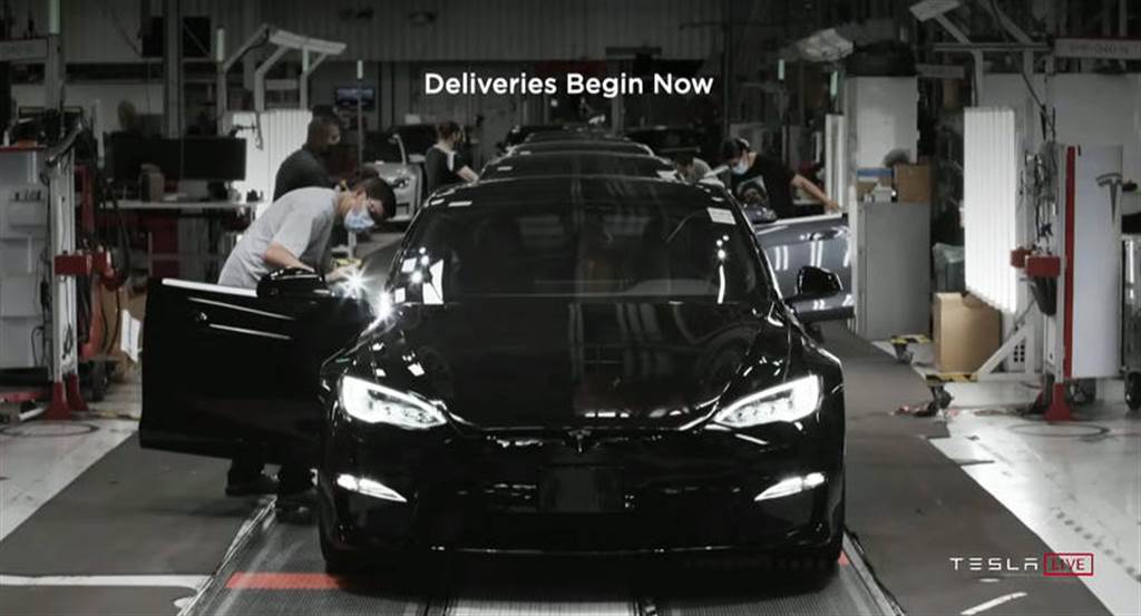 特斯拉新版 Model S 在美開放交車：首批 25 輛、下季可達每周千輛產能規模