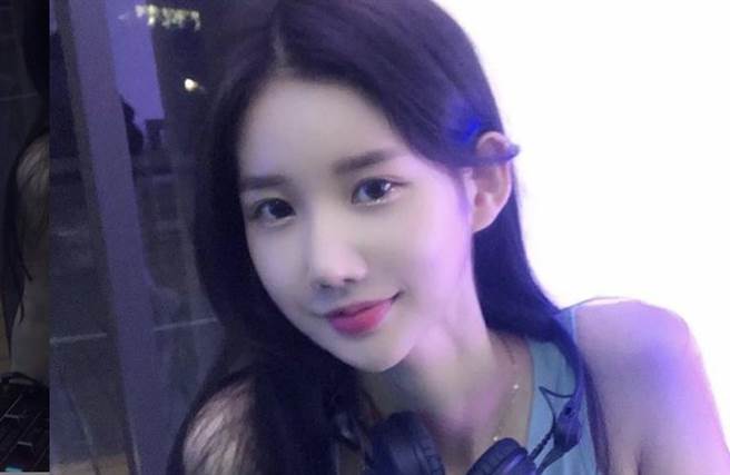 韩国美女DJ MIU有「翻版润娥」之称，拥有许多粉丝喜爱她。（图/MIU IG)
