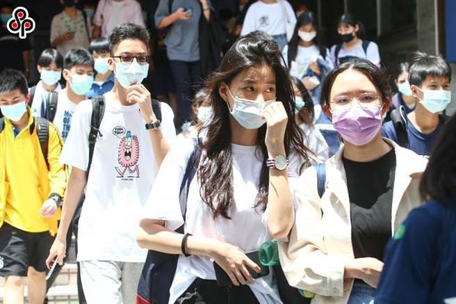 台师大心测中心今天已寄发国中会考电子檔成绩单给考生。（本报资料照片）