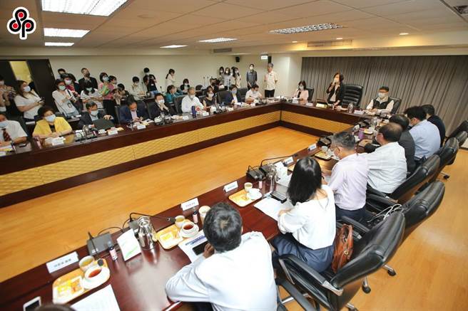 基本工资审议会往例都在第三季办理。（报系资料照）