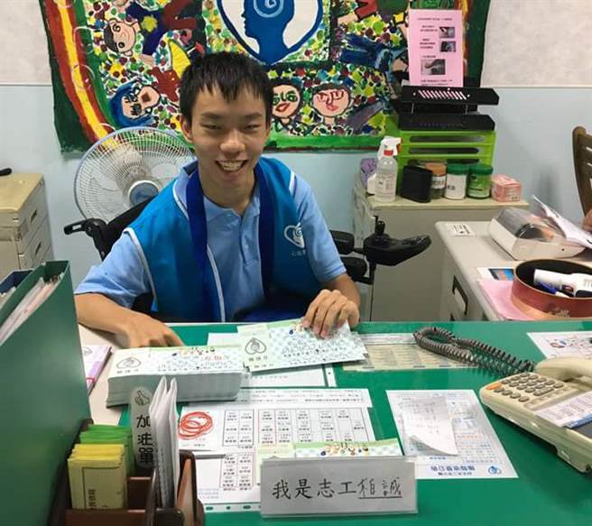 嘉南药理大学社工系应届毕业生黄柏诚，表现优秀。（嘉药提供／曹婷婷台南传真）