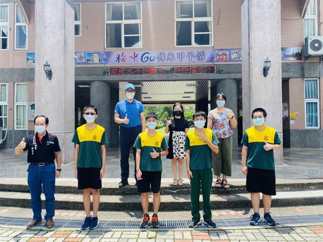 今年嘉义区会考榜首在梅山国中。（梅山国中提供／张亦惠嘉县传真）