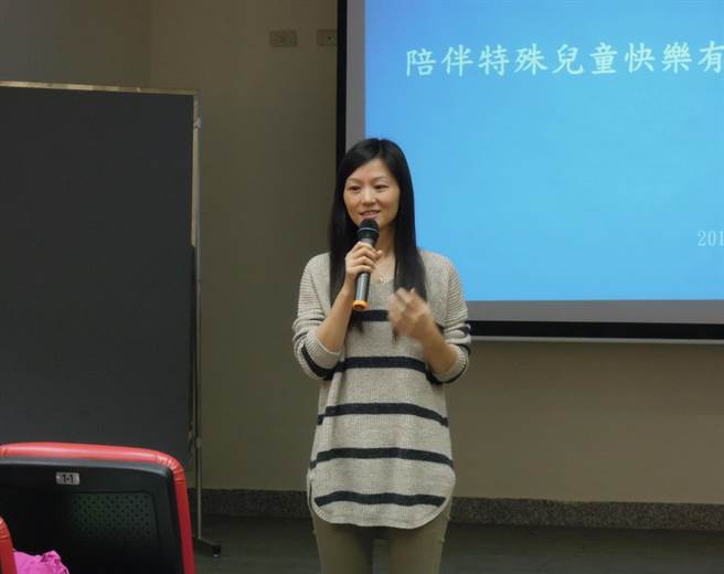 進學國小何嘉雯老師奉獻特教領域24年。(台南市教育局提供／曹婷婷台南傳真)