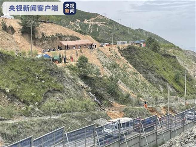 山西鐵礦透水災變兩天，13人生死不明，礦主已被掌控。（央視新聞）