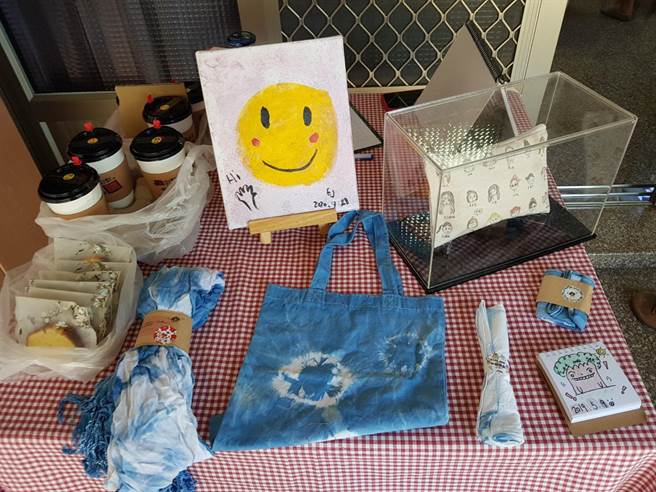 谢宜洁的作品展。（台南曾文家商提供／刘秀芬台南传真）