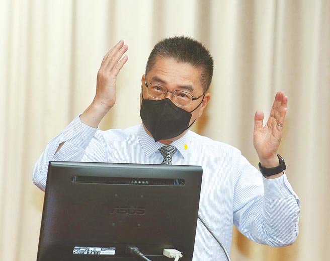 疫情升溫，端午連假即將到來，恐有返鄉、群聚潮。內政部長徐國勇10日呼籲，國人在這段時間請避免跨區返鄉。（台北市攝影記者聯誼會提供）