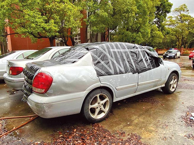 八德警分局曾姓副所长去年3月追酒驾车辆时，连开5枪击中副驾驶座后方的杨姓女子致死，遭检方起诉。（本报资料照片）