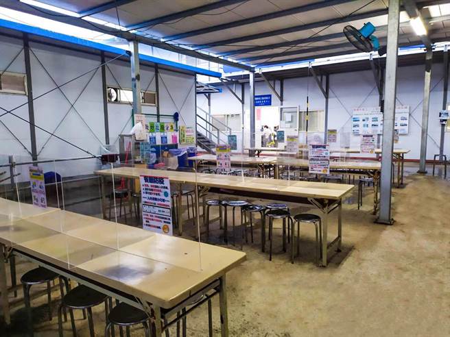 挺做工的人，中市公共工程设劳工用餐休息区，让劳工朋友好好吃饭。（台中市建设局提供／陈淑芬台中传真）