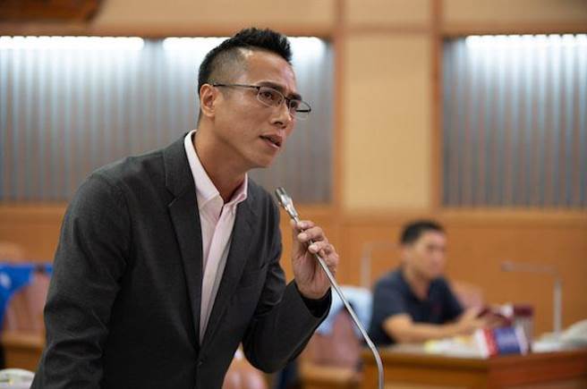 莊凱勛飾演議員。（CATCHPLAY提供）  