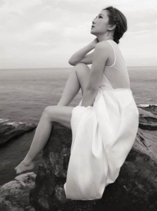 谢忻昨日在脸书有感而发地分享近期因疫情，停工后陷入窘境的状况。(图/ 摘自谢忻脸书)