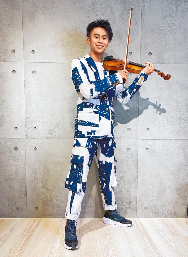 廖柏雅日前受邀参与远距Fashion Show。（喜鹊娱乐提供）