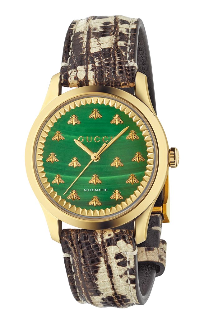 GUCCI G-TIMELESS MULTI BEE绿色孔雀石K金小蜜蜂腕表，58万9000元。（GUCCI提供）