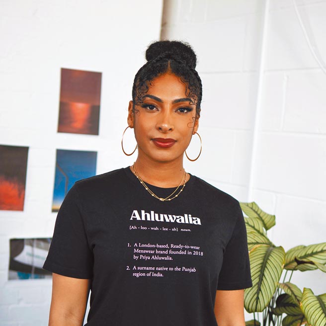 Priya Ahluwalia本月为Mulberry设计胶囊系列，另2位设计师设计作品将于9月和11月推出。（Mulberry提供）