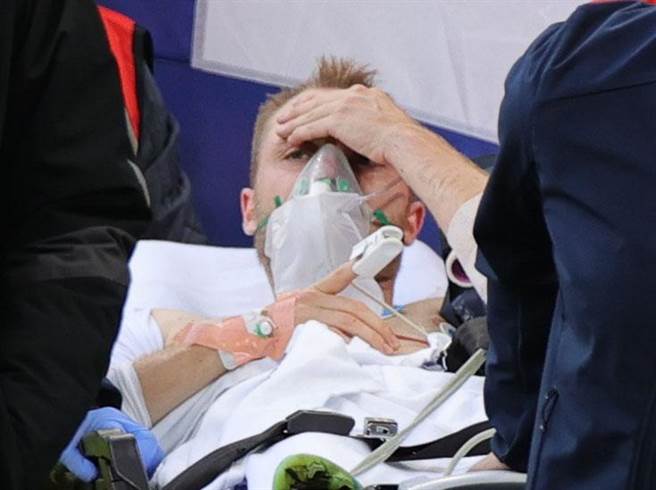 艾瑞克森戴著氧氣罩送醫時已經恢復意識。（路透）