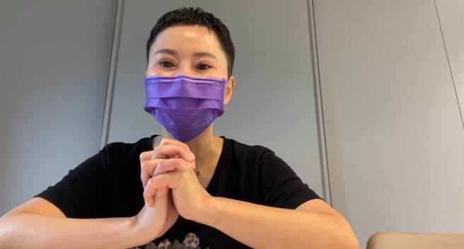 詹雅雯每天合掌感謝擁有這個身體。（圖／FB@詹雅雯）