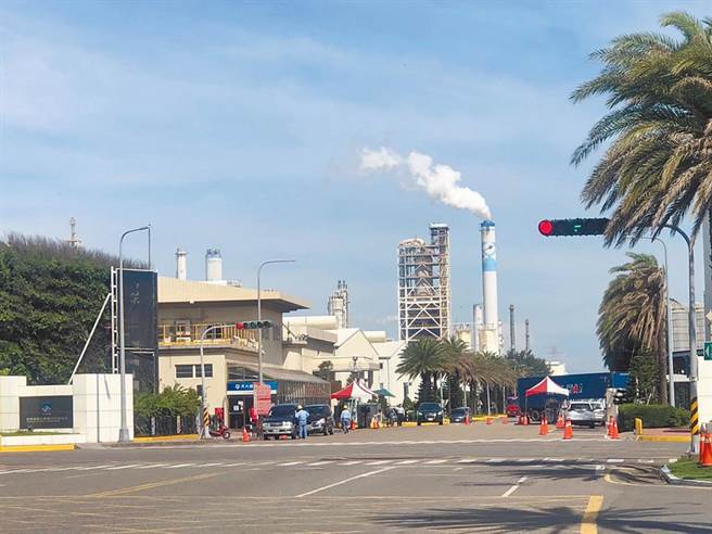 雲林縣麥寮鄉六輕工業區1名員工確診，同棟宿舍142名員工從高雄返回雲林快篩。（本報資料照片）
